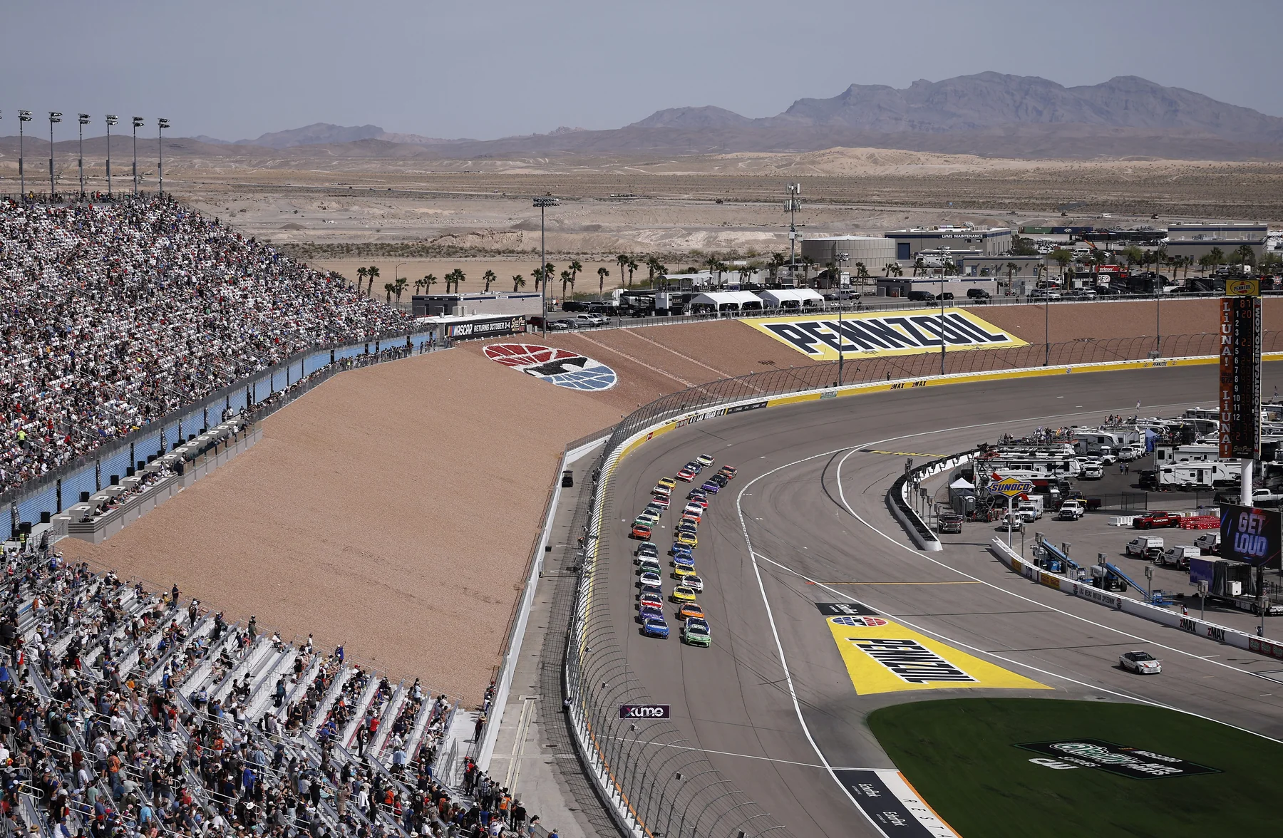 Wide view of a NASCAR Cup Series restart at Las Vegas Motor Speedway in 2026